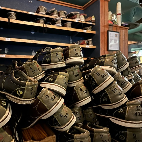 Box of old bowling shoes! Not great condition, good for art project. - Picture 1 of 1